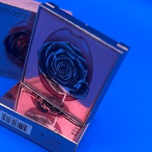 SMASHBOX x Vlada petal metal rose highlighter